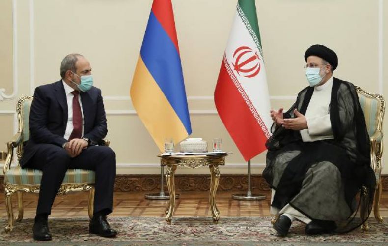 Armenian PM meets with Iranian President in Tajikistan