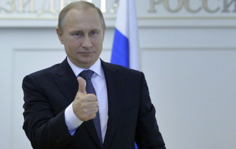 Работу Путина положительно оценивают 59% россиян, показал опрос ФОМ