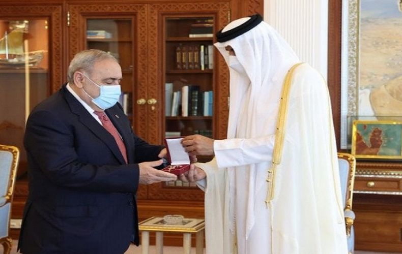 Կատարի էմիրը պարգևատրել է ՀՀ դեսպանին «Ալ Վաջբա» բարձրագույն շքանշանով