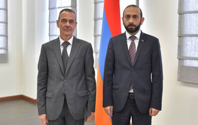 Armenian FM holds meeting with ICRC Delegation chief