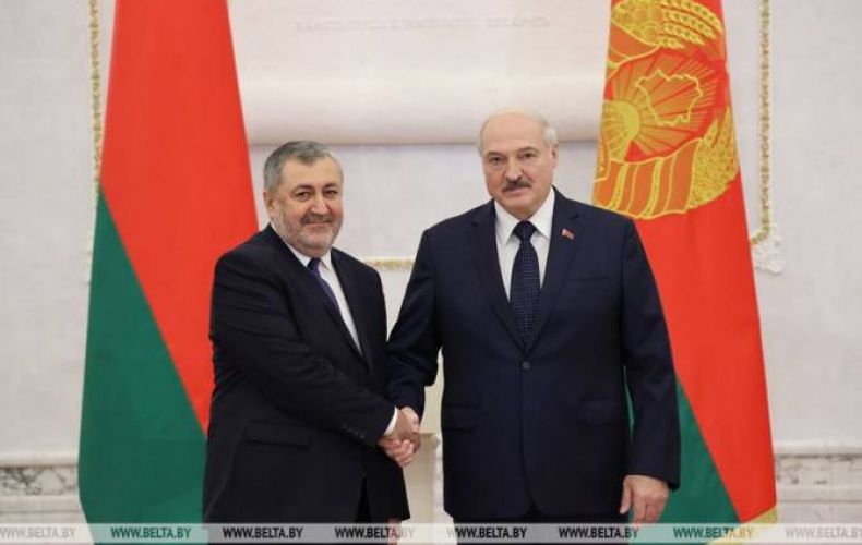 Newly appointed Ambassador of Armenia to Belarus delivers credentials to President Lukashenko