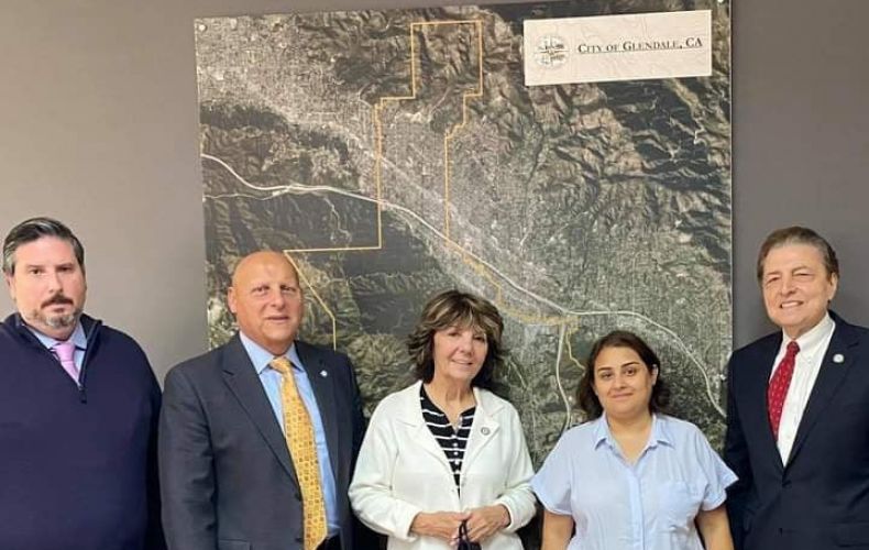 Azatouhi Simonyan met with the Mayor of Glendale