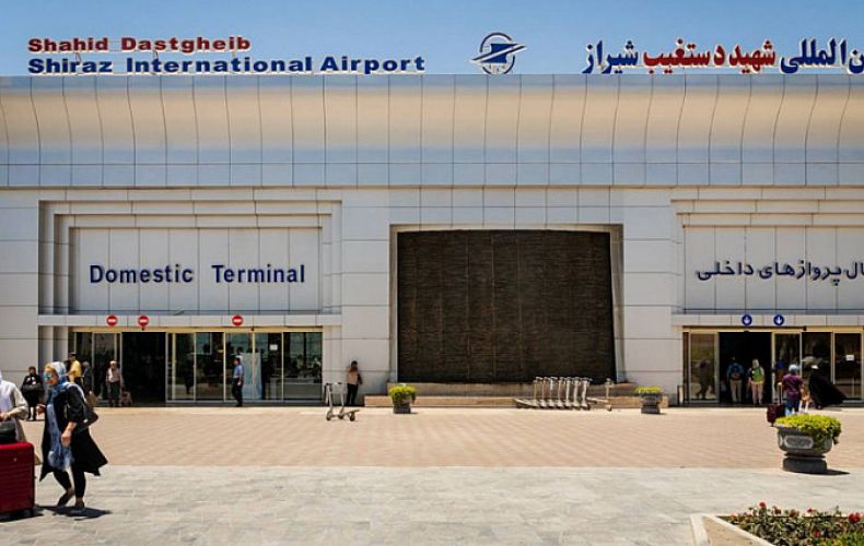 Иранский самолет совершил экстренную посадку в Ширазе