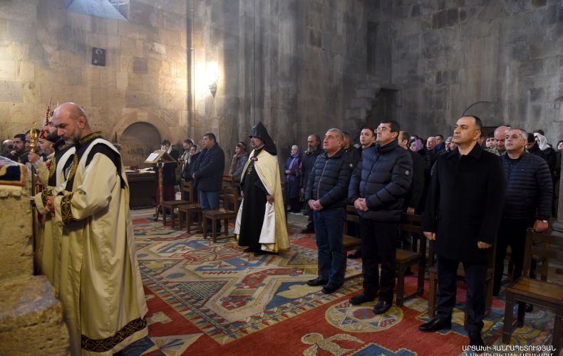 Президент Арутюнян присутствовал на Святой литургии в честь праздника Святого Рождества