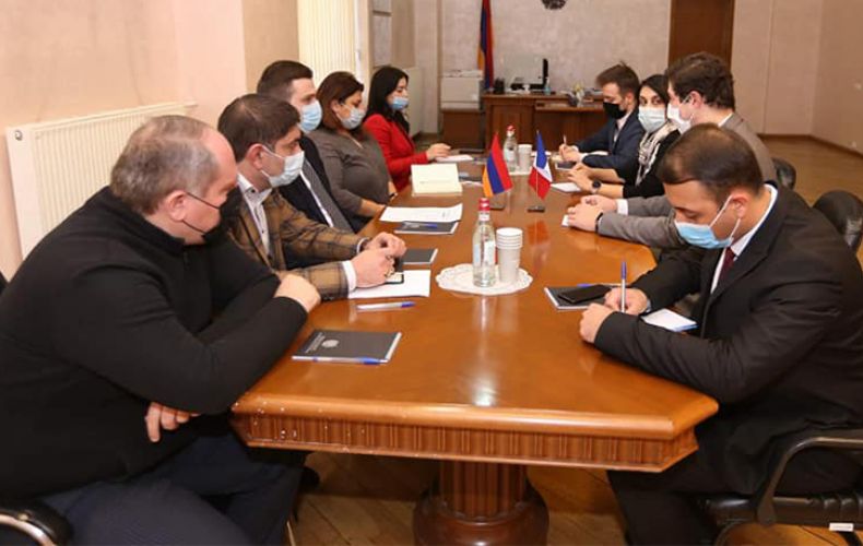 Реализация в Армении ж/д проектов является одним из приоритетов Франции — дипломат