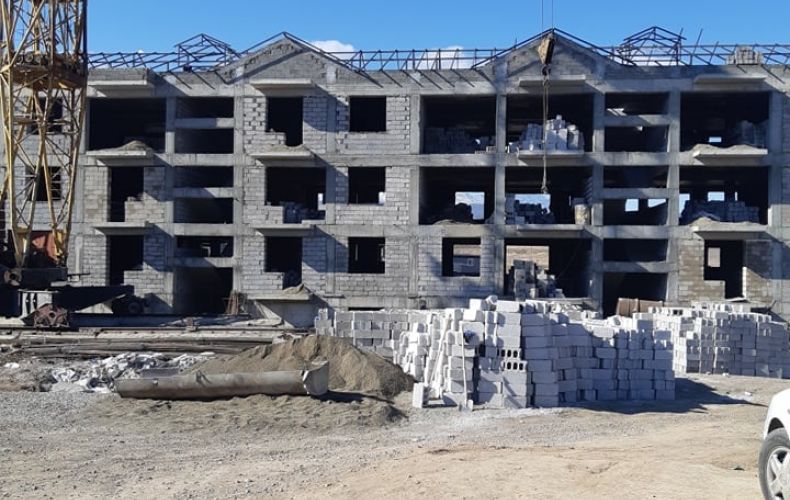 Активно ведутся строительные работы в Иваняне