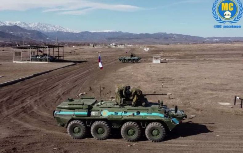 Российские миротворцы выполнили упражнения стрельб из стрелкового оружия и штатного вооружения БТР-82А на полигоне