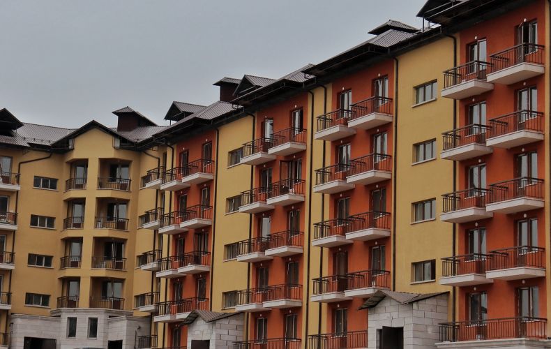 Furnishing work is being carried out in the newly built apartment buildings on Stepanakert's Tumanyan Street 
