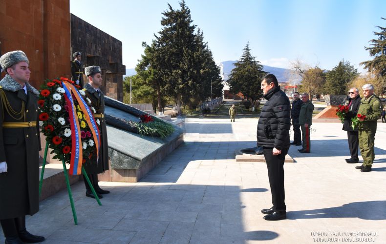 On occasion of the 34th anniversary of the Artsakh Movement President Harutyunyan visited Stepanakert Memorial (Video)