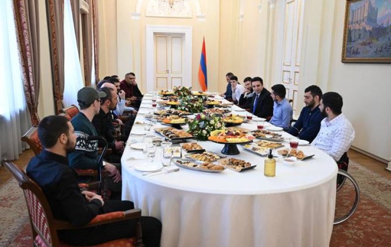Alen Simonyan receives group of participants of three Artsakh Wars