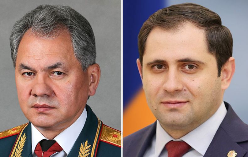 Делегация, возглавляемая министром обороны Армении, выехала в Россию