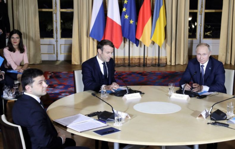 Macron speaks with Putin, and then with Zelenskyy