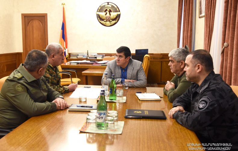 Президент Арутюнян провел рабочее совещание с руководителями силовых структур