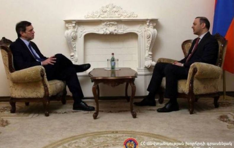 Эндрю Шофер подчеркнул приверженность США мандату Минской группы ОБСЕ