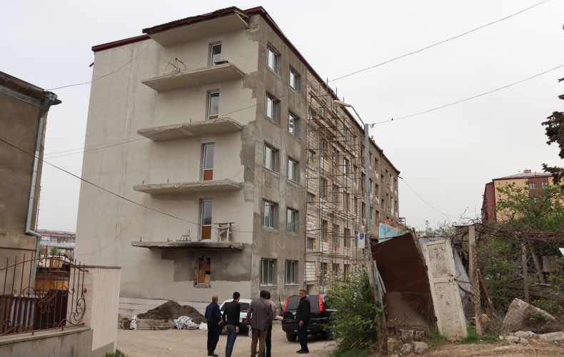 Reconstruction of the 2nd building of the former dormitory at Stepanakert’s Alexandr Manukian Street continues