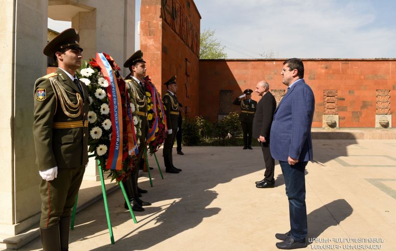 Arayik Harutyunyan paid tribute to the memory of the victims of the
Armenian Genocide
