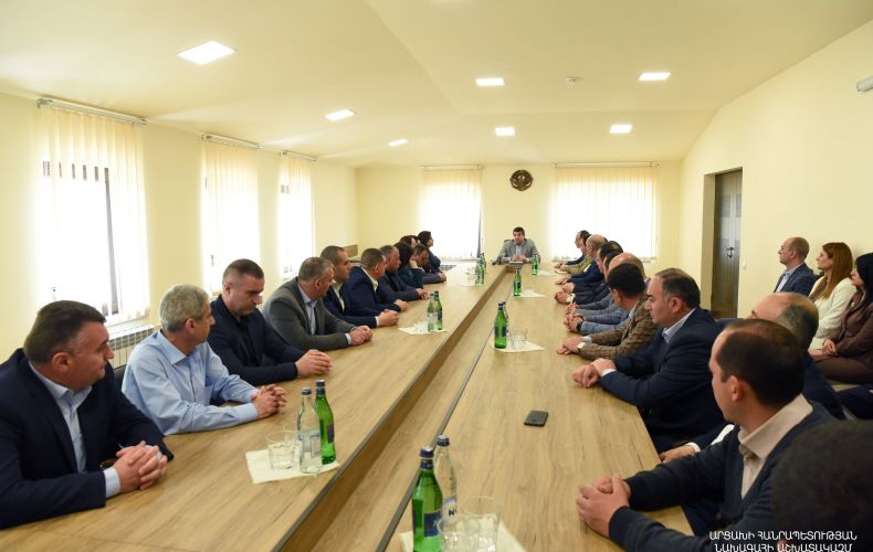 Президент Араик Арутюнян встретился с представителями судебной системы Республики Арцах