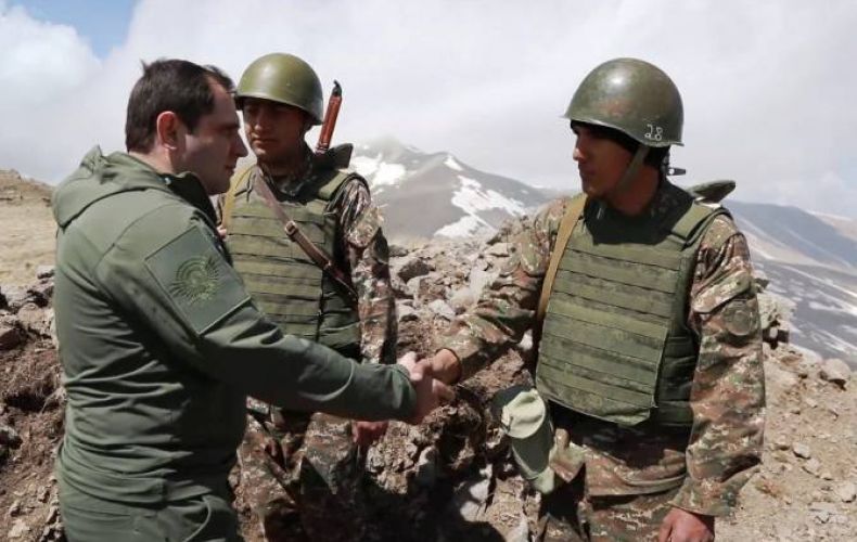 Armenian Defense Minister visits frontline