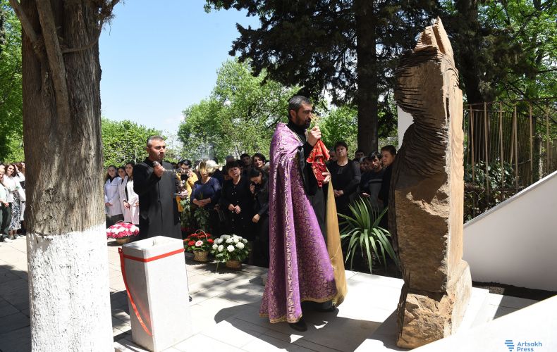 Monument in memory of the fallen graduates unveiled in Stepanakert Medical College
