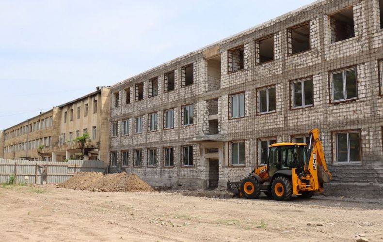 Первый этап реконструкции здания Мартакертской основной школы №1 планируется завершить в сентябре