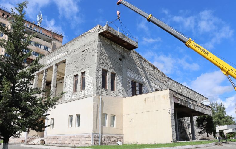 В Степанакерте продолжается ремонт специализированного зала самбо-дзюдо