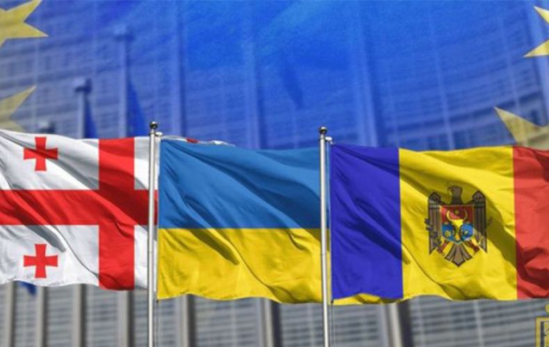 EU to give Ukraine, Moldova initial nods on membership path
