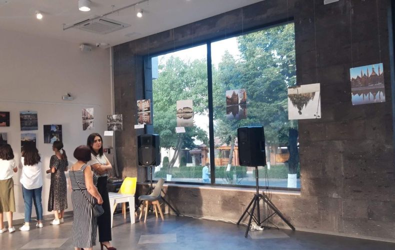 Բացվել է Սաթենիկ Սաֆարյանի լուսանկարների և անվանական տետրերի բարեգործական ցուցահանդես-վաճառքը