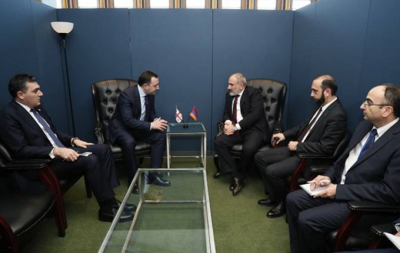 Гарибашвили подтвердил Пашиняну готовность Грузии содействовать сохранению мира и стабильности в регионе