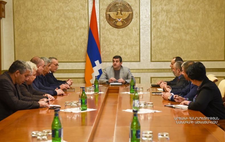 Президент Арутюнян провел рабочее совещание: обсуждены вопросы, касающиеся политической ситуации вокруг Республики Арцах