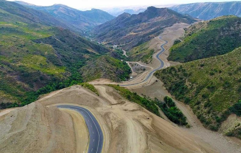 Автодорога, ведущая к озеру Кари Арагацотнского региона закрыта
