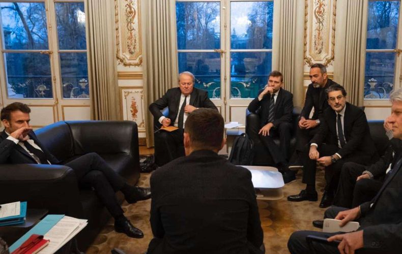 Ֆրանսիայի նախագահը հանդիպել է հայ համայնքի ներկայացուցիչների հետ