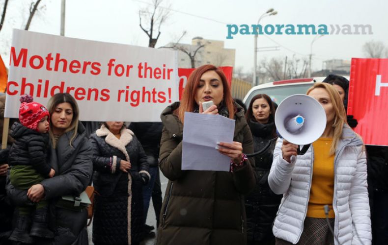 Остановите этот террор! Акция в поддержку Арцаха перед офисом делегации ЕС в Армении