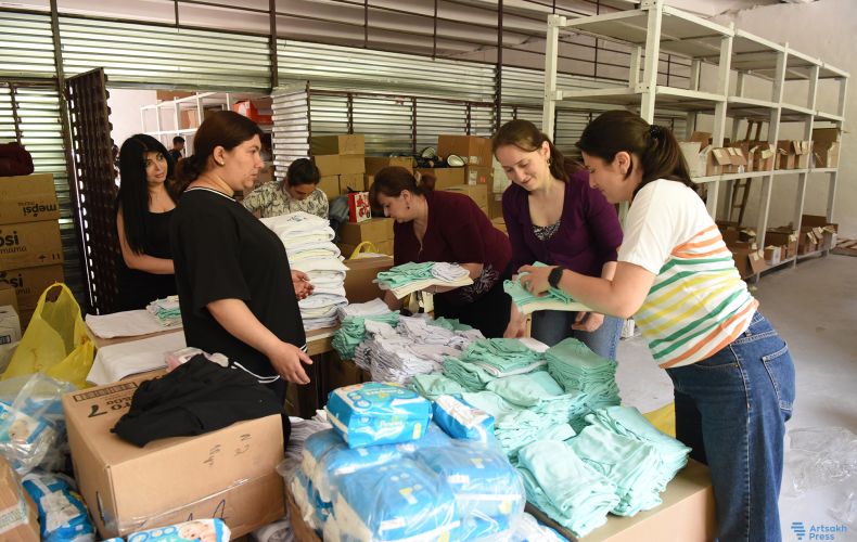 Фонд «Анна Аствацатурян» готовит очередную партию подарочных коробок для новорожденных Арцаха в рамках проекта 