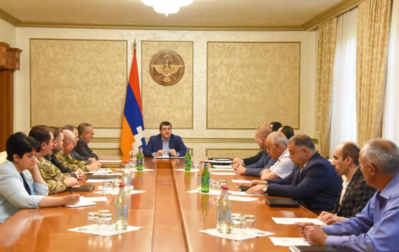  Arayik Harutyunyan convened a session of the Security Council