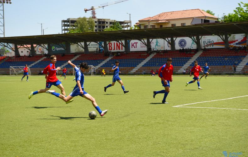Ստեփանակերտում տեղի է ունեցել ֆուտբոլային հանդիպում` նվիրված Հայաստանի առաջին Հանրապետության օրվան