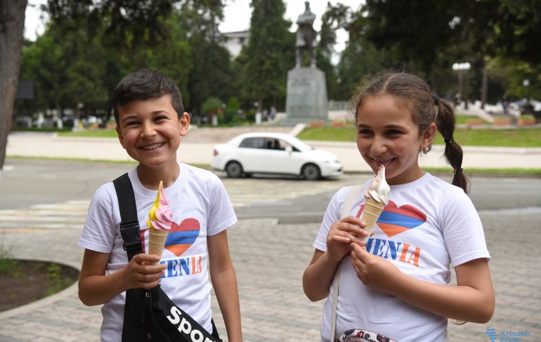 В Степанакерте заметно увеличилось количество точек свежеприготовленного мороженого, которое реализуется из фризера