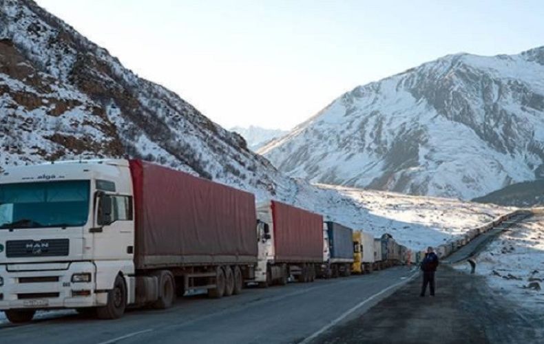 Автодорога Степанцминда-Ларс закрыта для грузовиков
