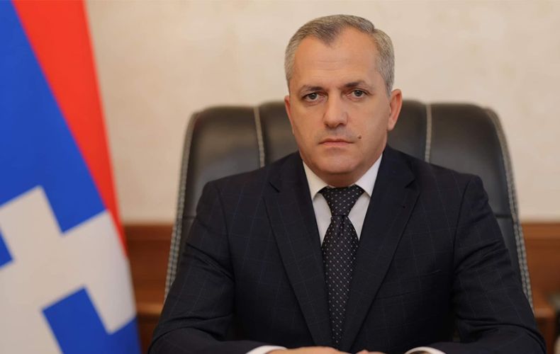 На данный момент президент Республики Арцах не ведет переговоры с представителями Азербайджана - Григорян